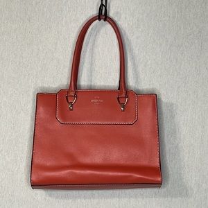 London fog, shoulder bag